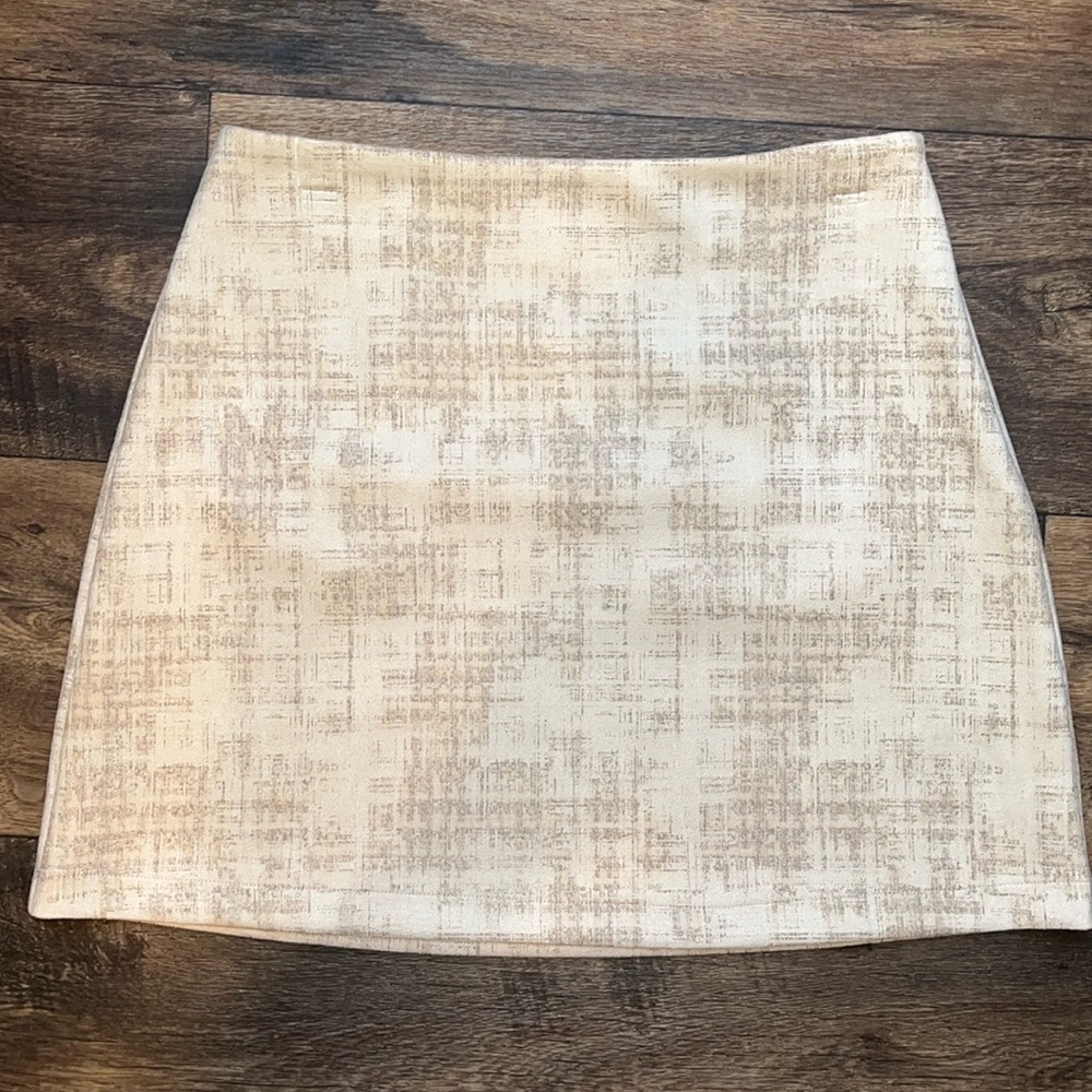 Cream mini skirt with brown/black detailing